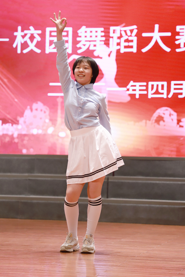 初一(10)班李梓杨,陈宜鑫初二(5)班江琛钰初二(10)班潘琬鑫初二(12)沈