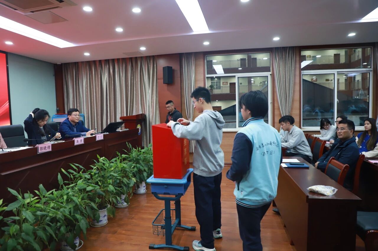 2e7e906808844497e5b088a688341ac8.jpg 2e7e906808844497e5b088a688341ac8.jpg