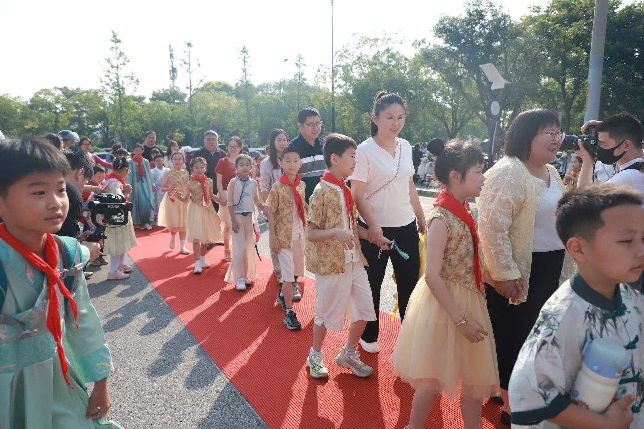 18efb9940be181aaeb453e6b37ccf745.jpg