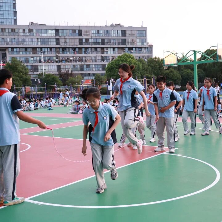 5dda38b94100a645c0ec64f814c60581.jpg
